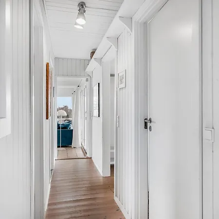 Beautiful In With 3 Bedrooms And Wifi *