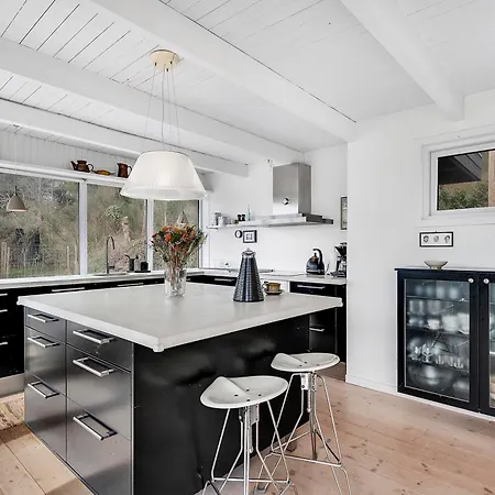 Beautiful In With 3 Bedrooms And Wifi